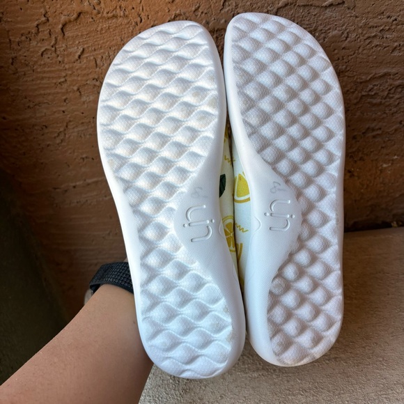 Uin Lemon Print Slip On Canvas Shoes - Picture 7 of 7